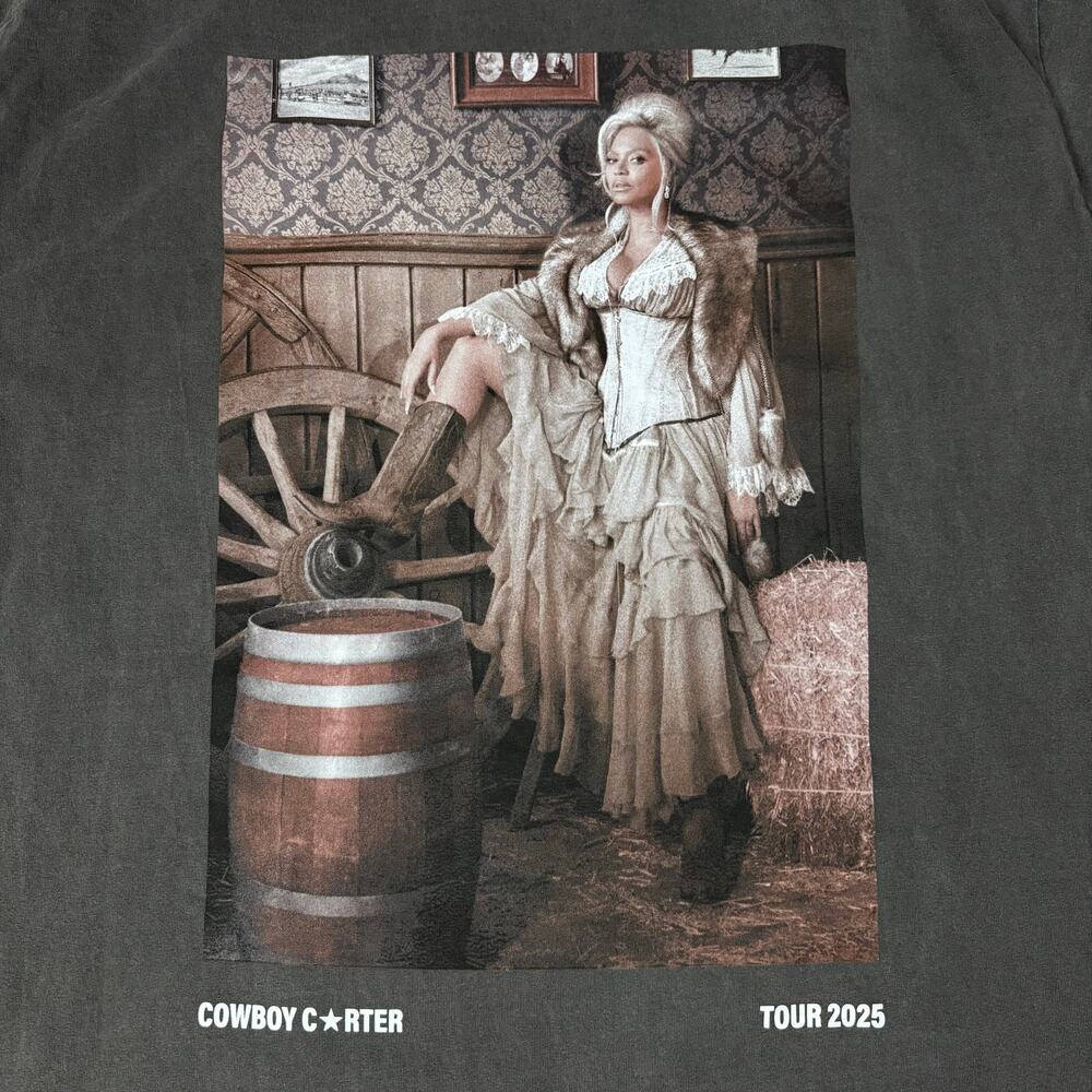 Beyonce Chicago Exclusive T Shirt XXL Grey Cowboy Carter Tour Merch‎ NEW - Picture 2 of 5